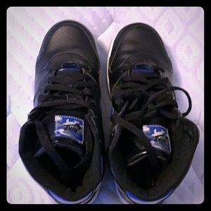 Nike youth basketball shoes